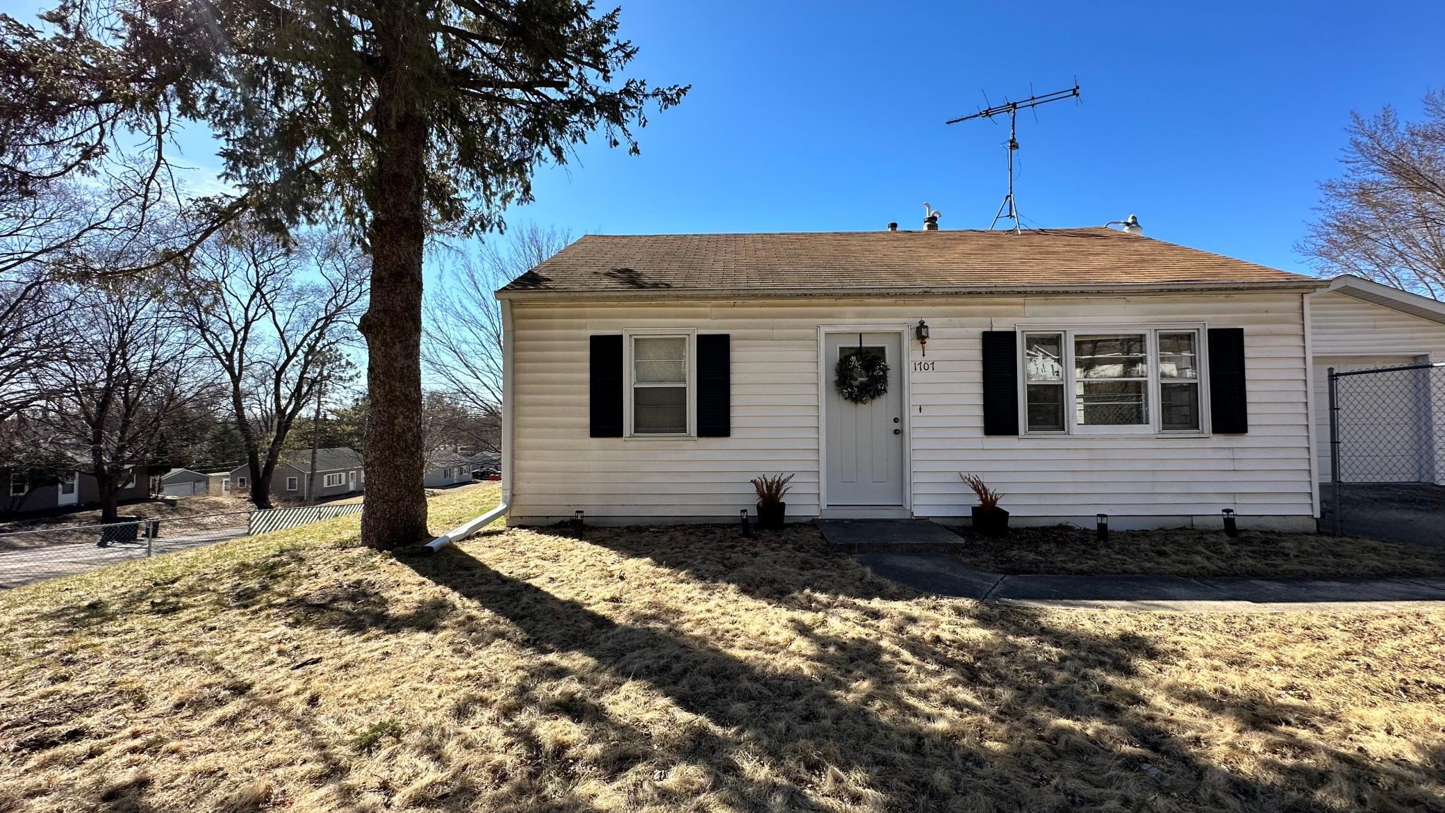 1707 Hillview Lane, Rochester, Minnesota image 1
