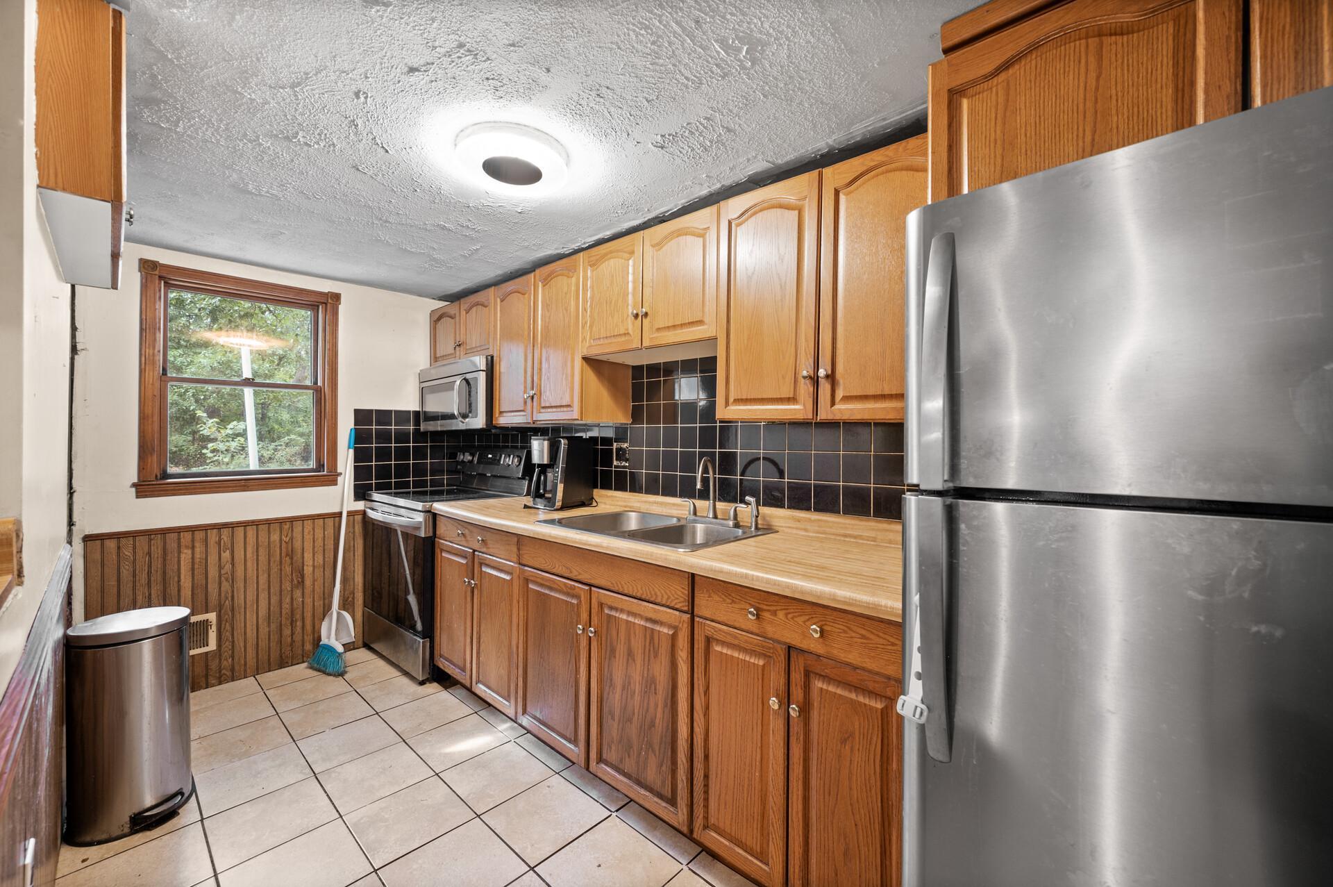 1901 Oakview Lane, Plymouth, Minnesota image 8