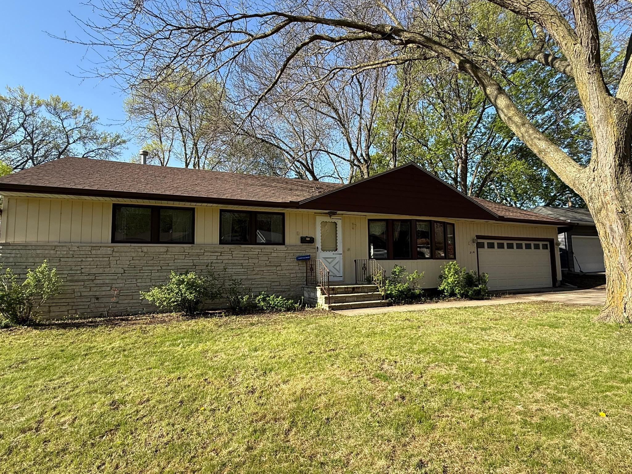 314 Burr Oak Drive, Albert Lea, Minnesota image 1