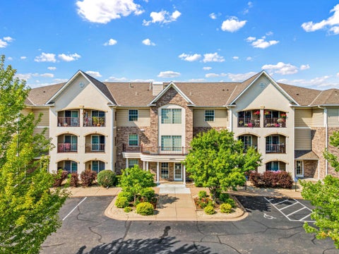 Condo For Sale - 15570 Linnet Street<br/> Anoka County, Andover, MN 55304