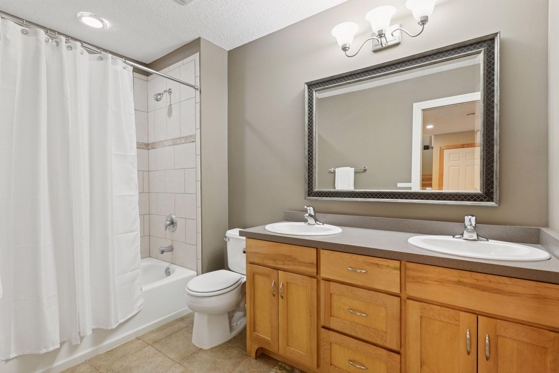 1308 Skywood Lane, Fridley, Minnesota image 40