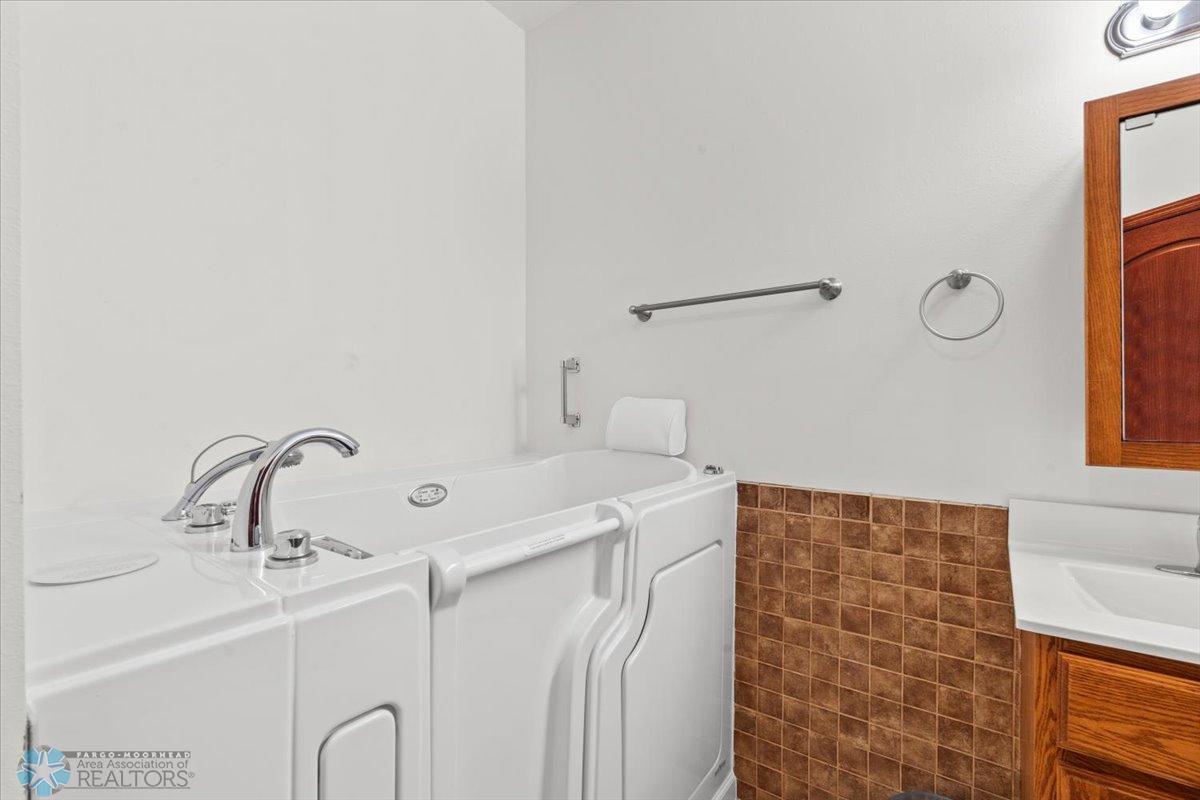 405 Oak Street, Breckenridge, Minnesota image 35