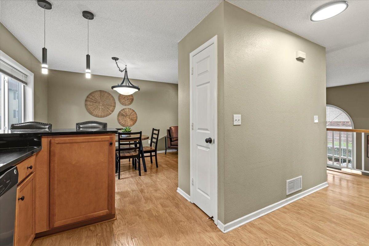 6491 Regency Lane, Eden Prairie, Minnesota image 10
