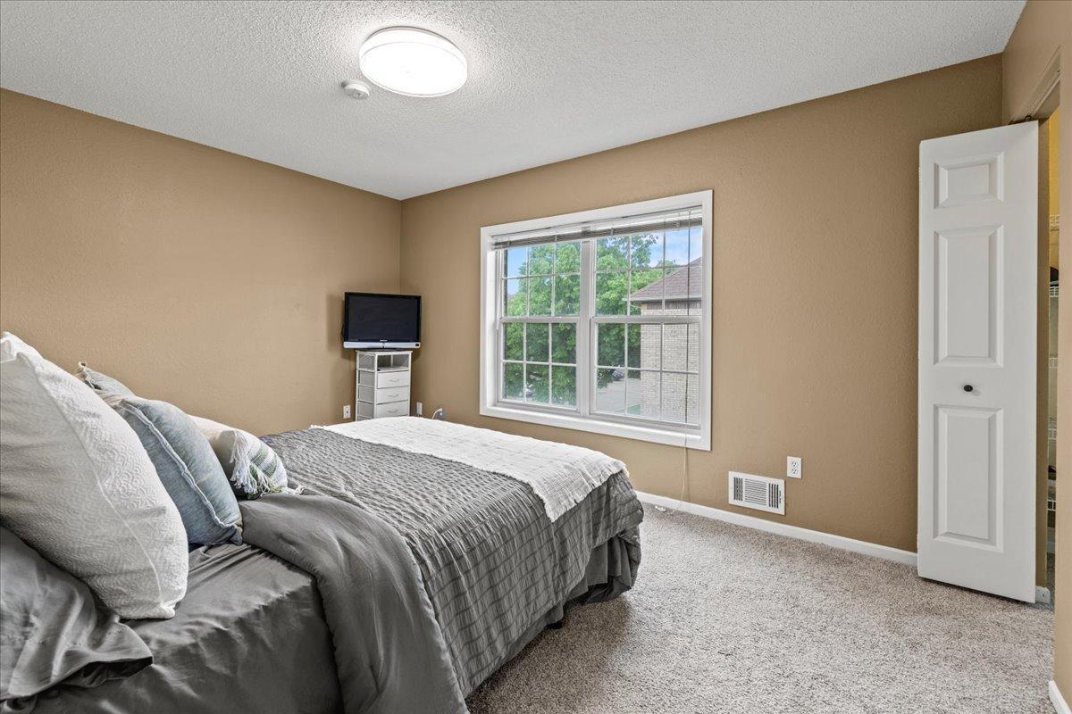 6491 Regency Lane, Eden Prairie, Minnesota image 15