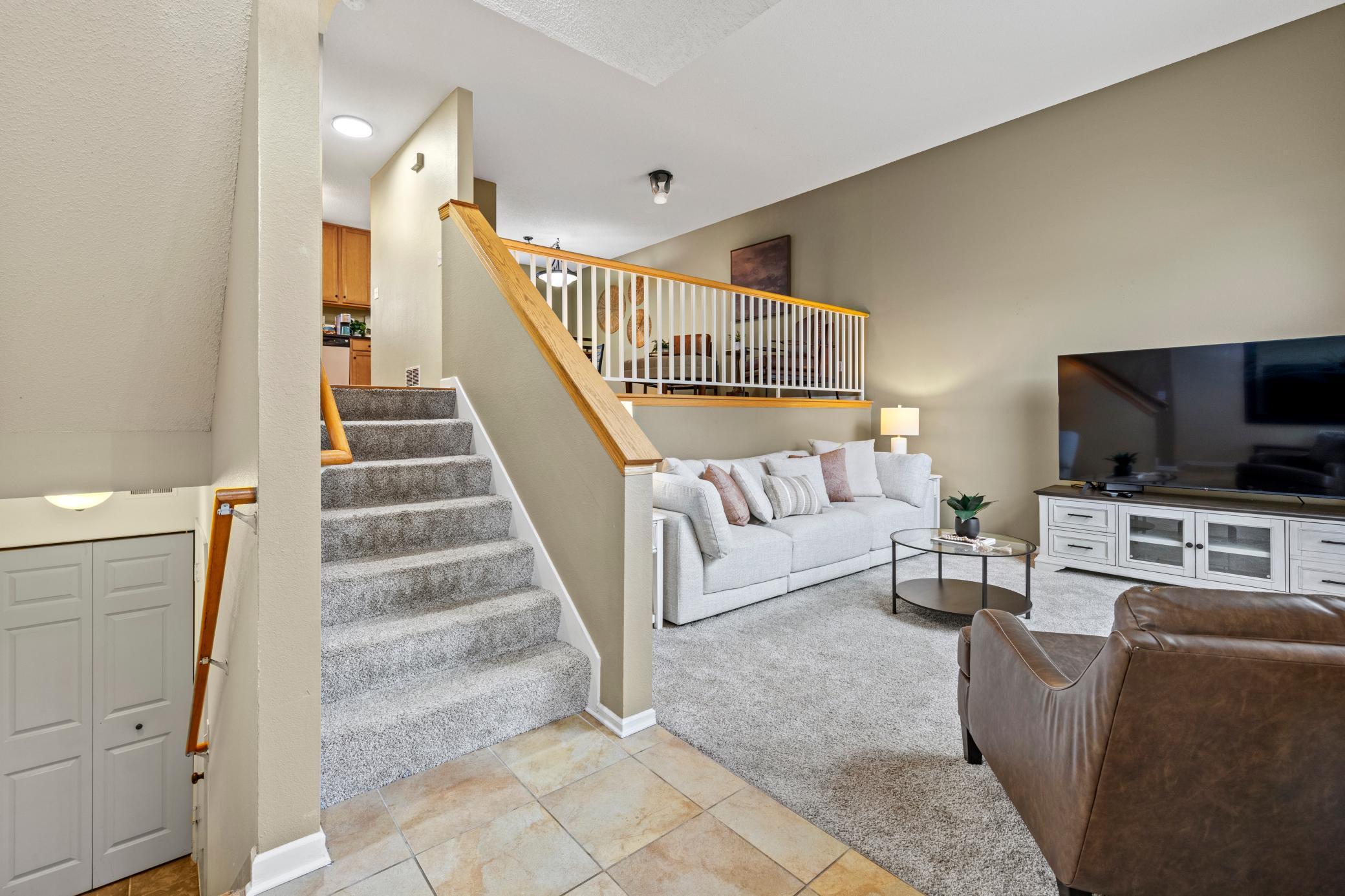 6491 Regency Lane, Eden Prairie, Minnesota image 2