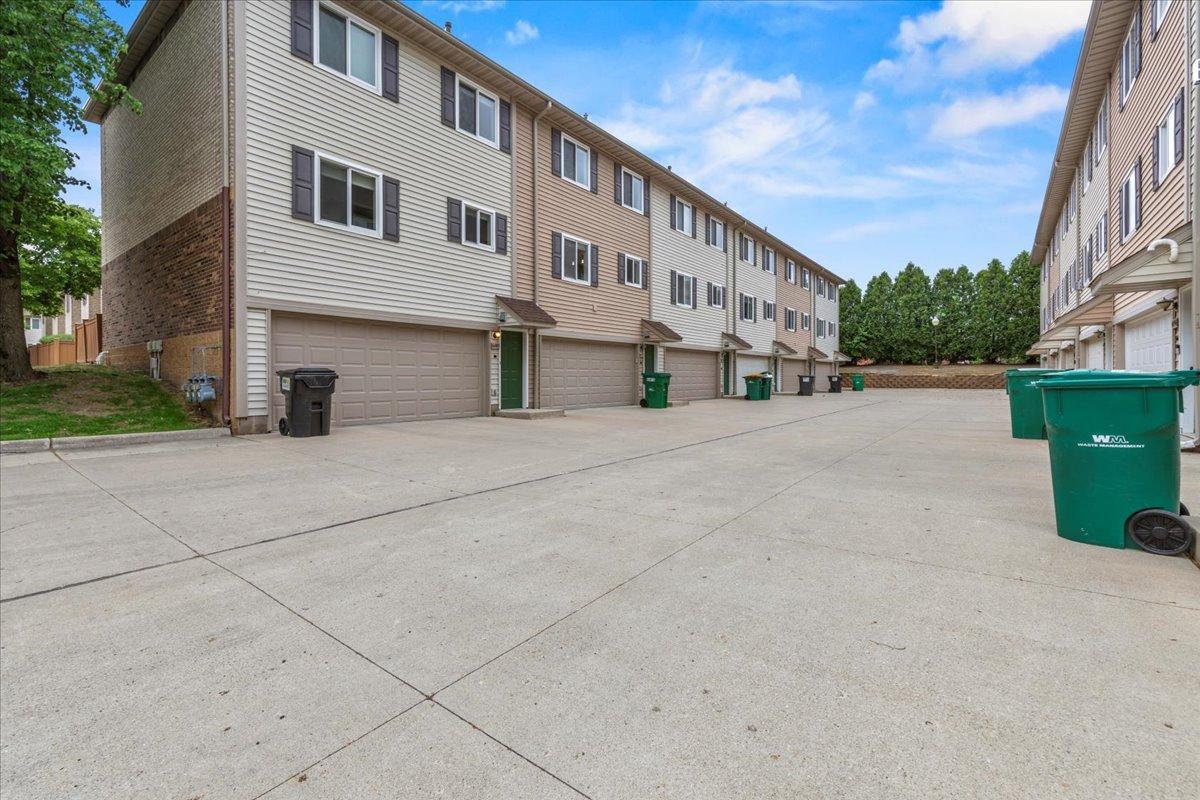 6491 Regency Lane, Eden Prairie, Minnesota image 23