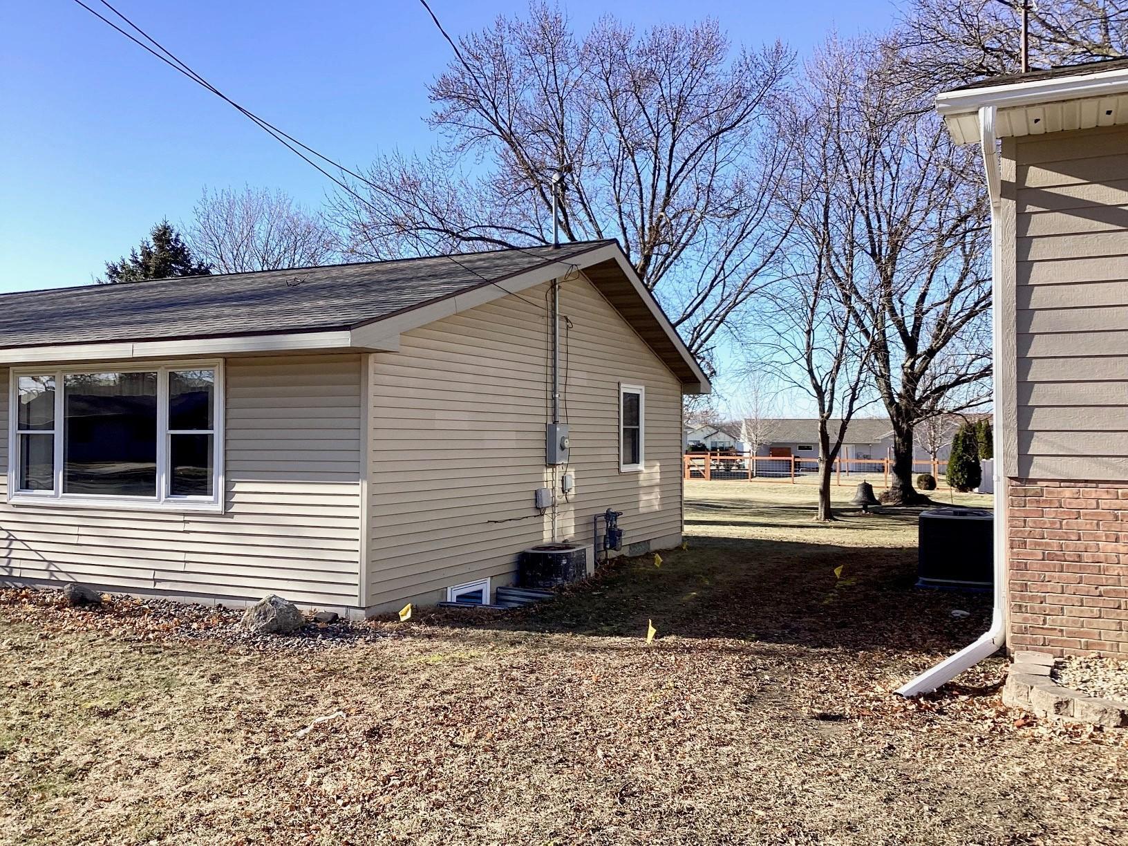 410 Independence Avenue, Clarks Grove, Minnesota image 2