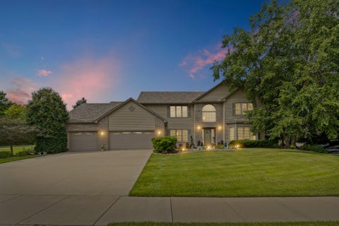 Homes For Sale - 12101 Jasper Lane<br/> Eden Prairie, MN 55347