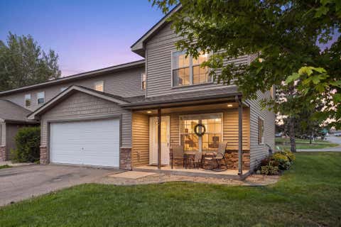 Townhouse For Sale - 402 Sierra Place<br/> Saint Croix County, Roberts, WI 54023