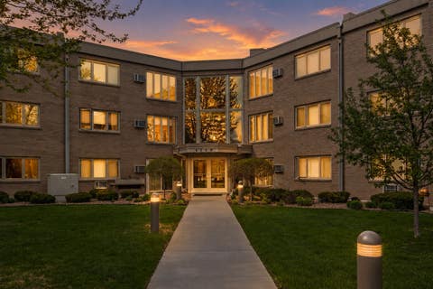 Condo For Sale - 4360 Brookside Court<br/> Minneapolis, MN 55436