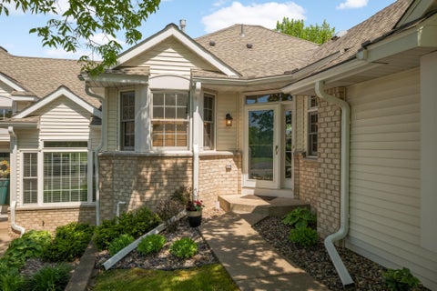Townhouse For Sale - 16270 Crystal Hills Drive<br/> Lakeville, MN 55044
