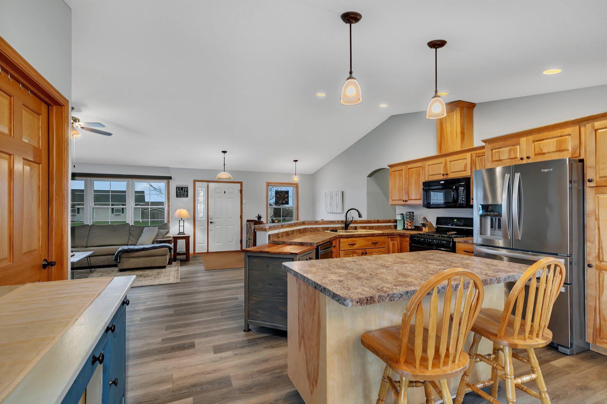 2208 23rd Street, Willmar, Minnesota image 9