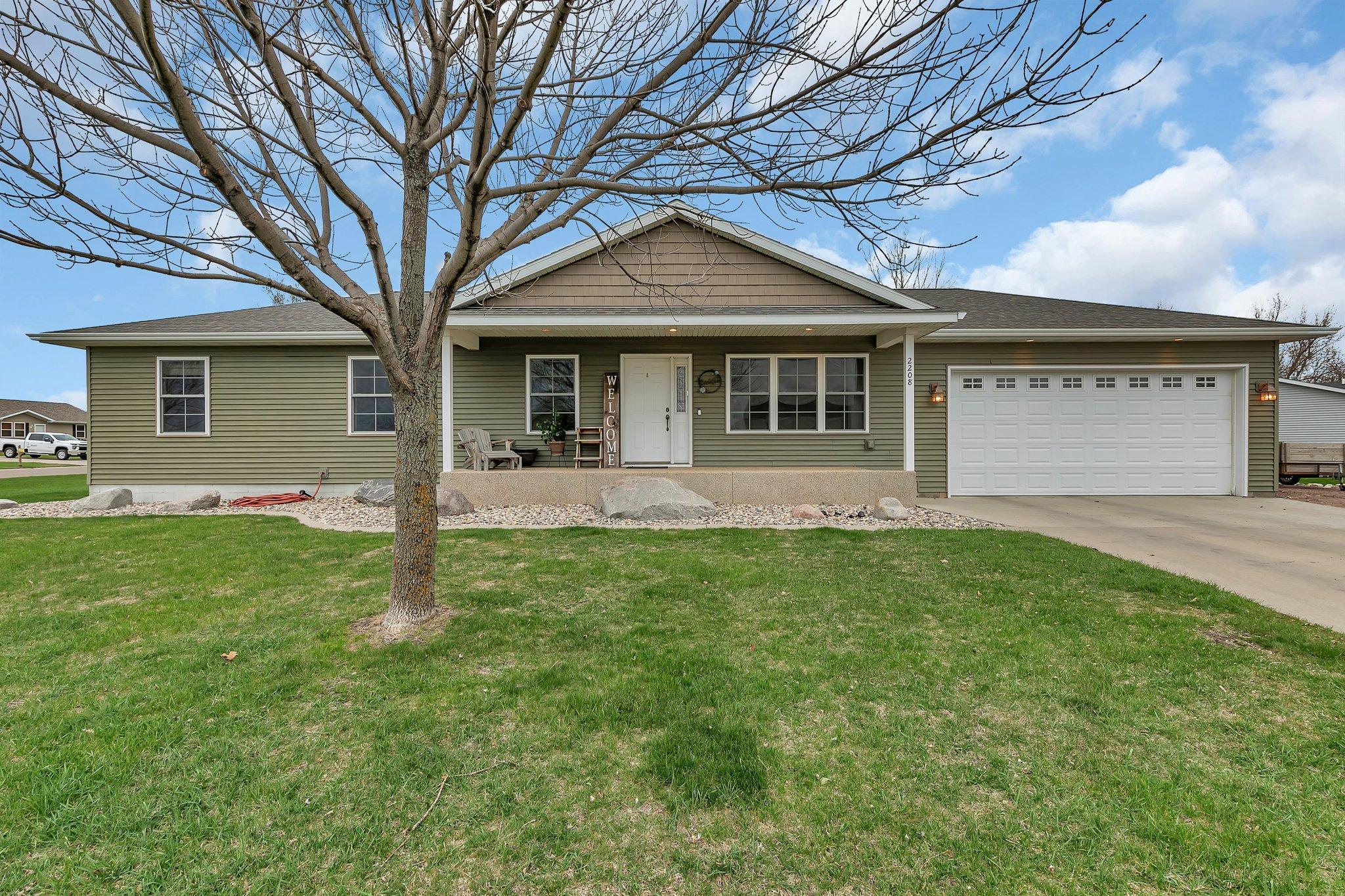 2208 23rd Street, Willmar, Minnesota image 1