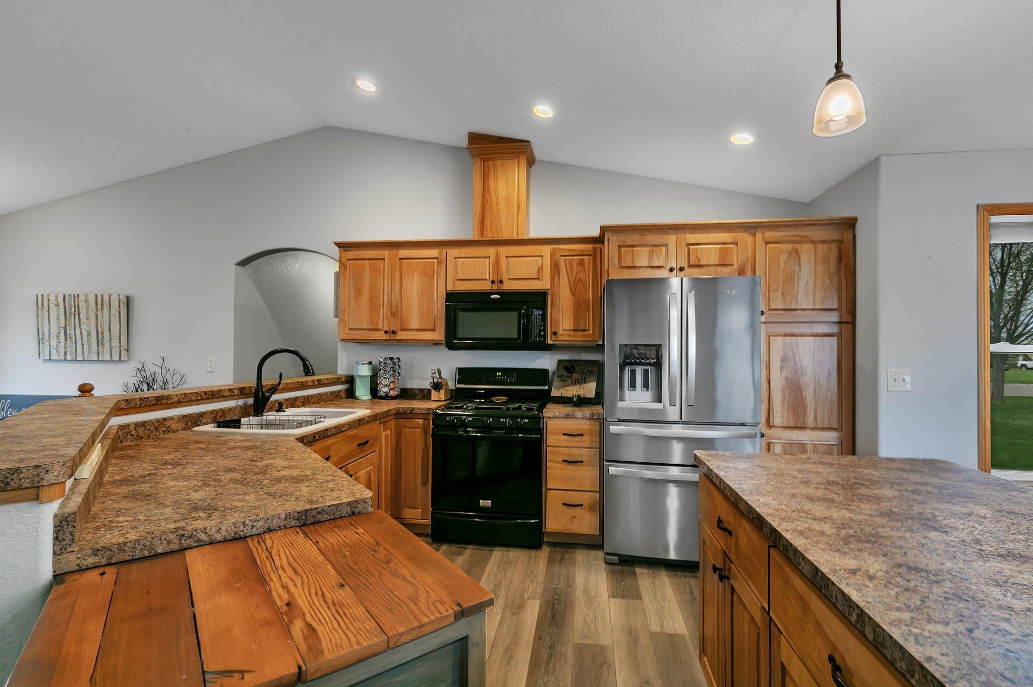 2208 23rd Street, Willmar, Minnesota image 8