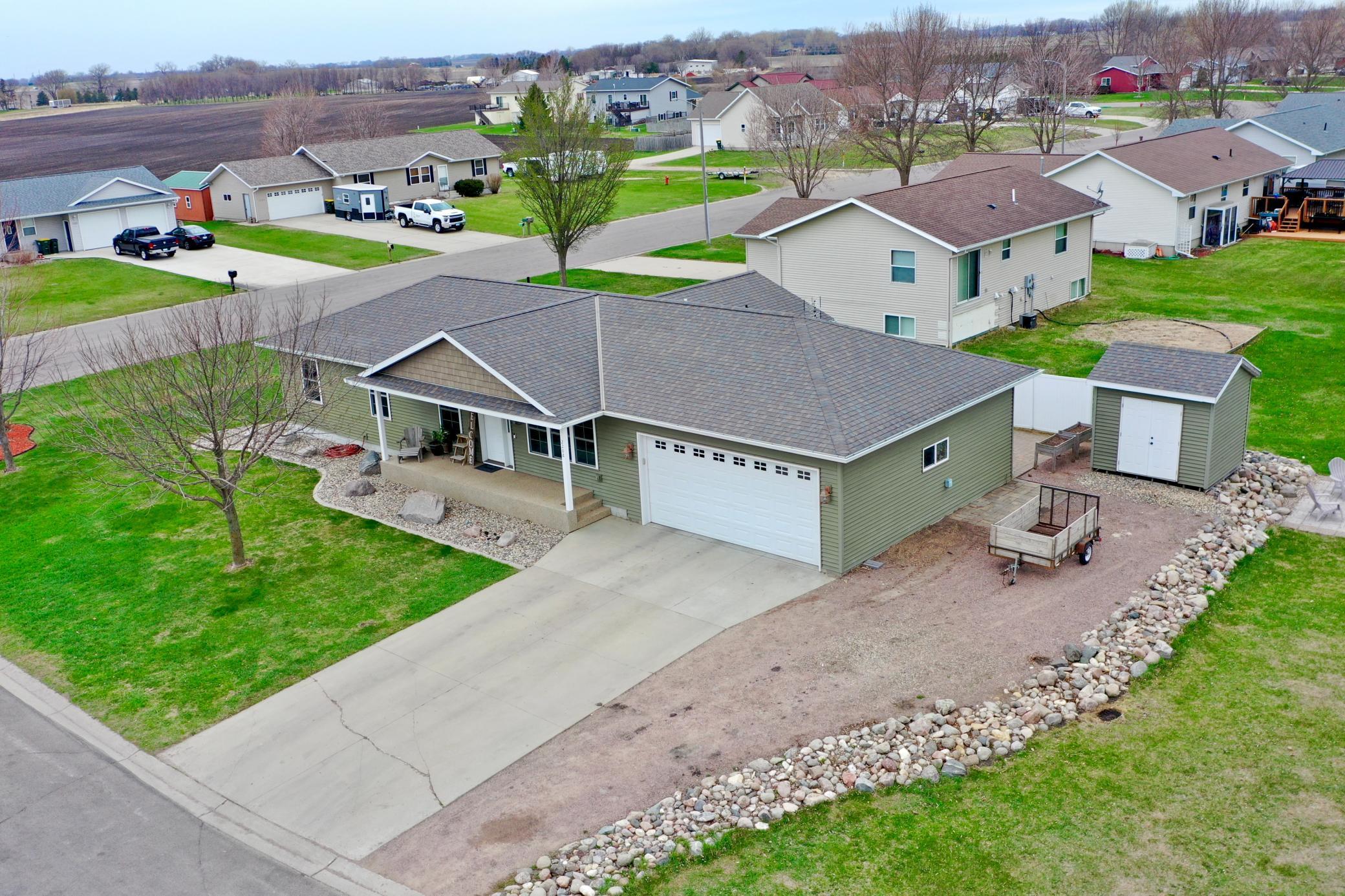 2208 23rd Street, Willmar, Minnesota image 3
