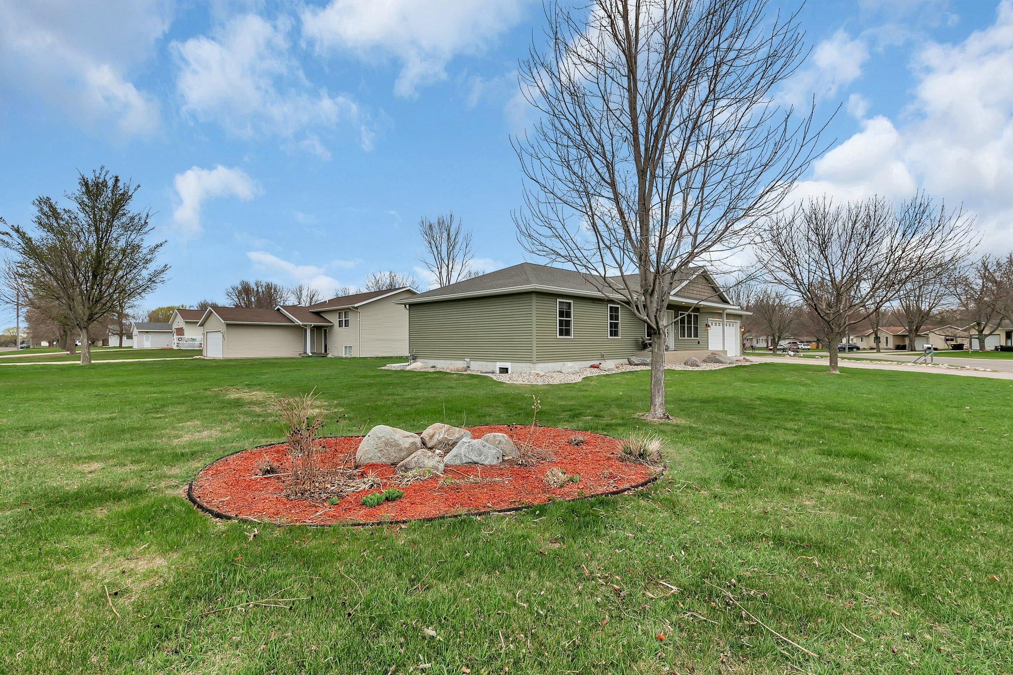 2208 23rd Street, Willmar, Minnesota image 4