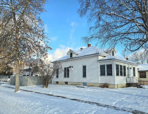 Homes For Sale - 720 6th Street<br/> Koochiching County, International Falls, MN 56649