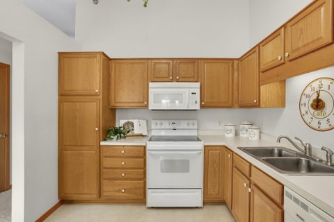 Condo For Sale - 18500 Euclid Street<br/> Farmington, MN 55024