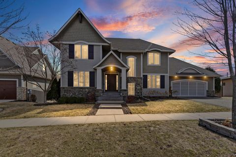 Homes For Sale - 5110 Terraceview Lane<br/> Minneapolis, MN 55446
