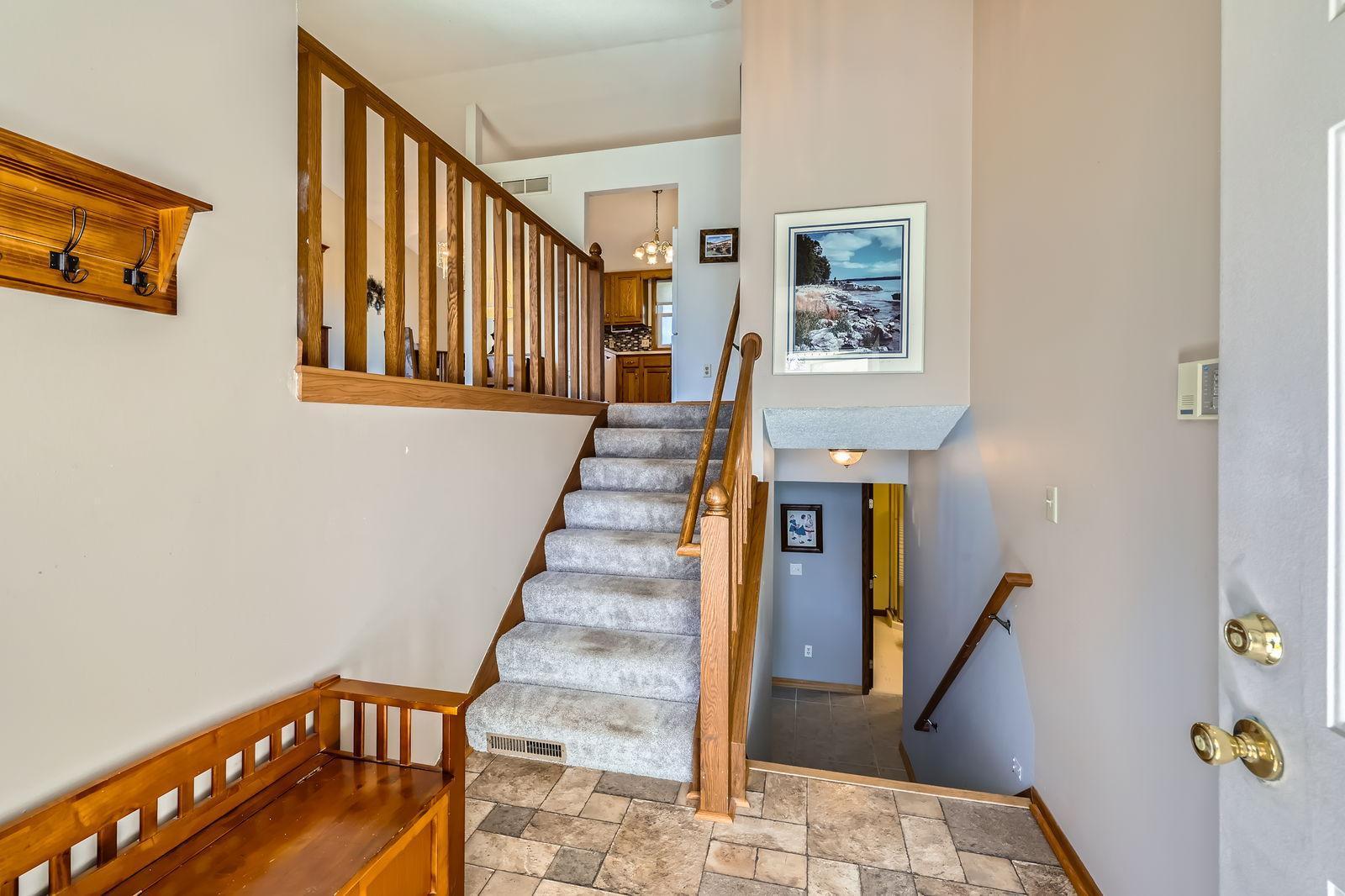 13920 Xerxes Avenue, Burnsville, Minnesota image 2