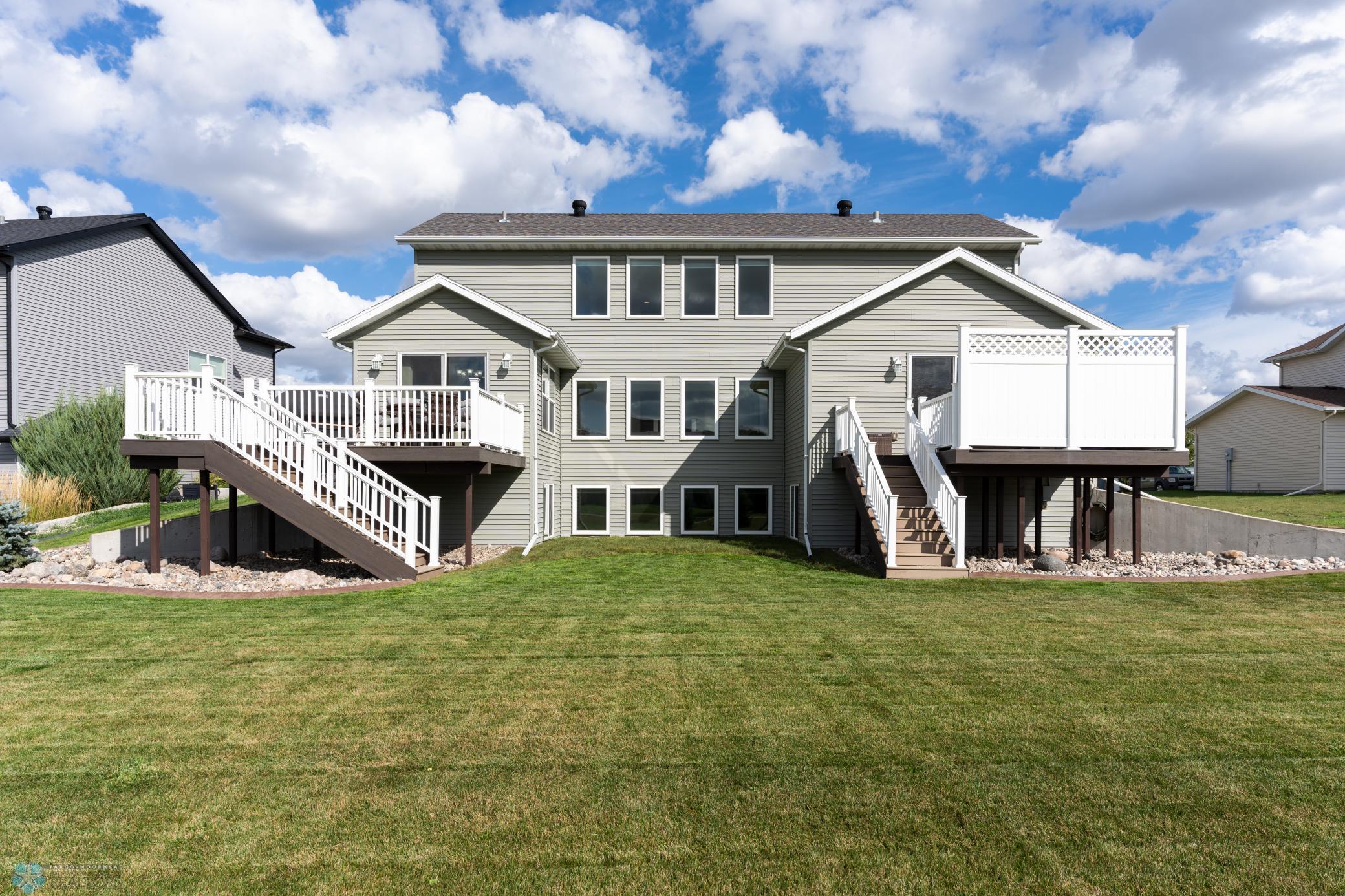 West Fargo, North Dakota 58078, United States, 6 Bedrooms Bedrooms, ,4 BathroomsBathrooms,Residential,Pending,47467