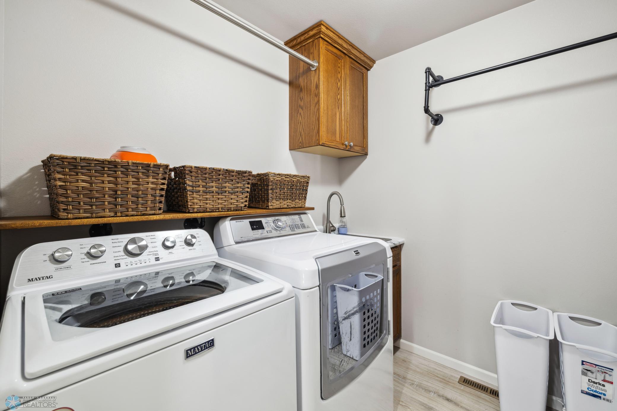 West Fargo, North Dakota 58078, United States, 6 Bedrooms Bedrooms, ,4 BathroomsBathrooms,Residential,Pending,47467