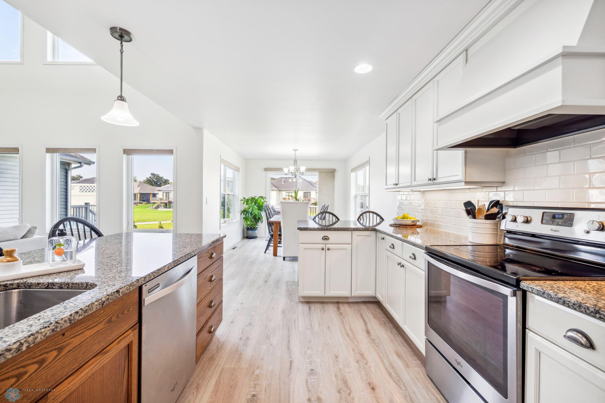 West Fargo, North Dakota 58078, United States, 6 Bedrooms Bedrooms, ,4 BathroomsBathrooms,Residential,Pending,47467