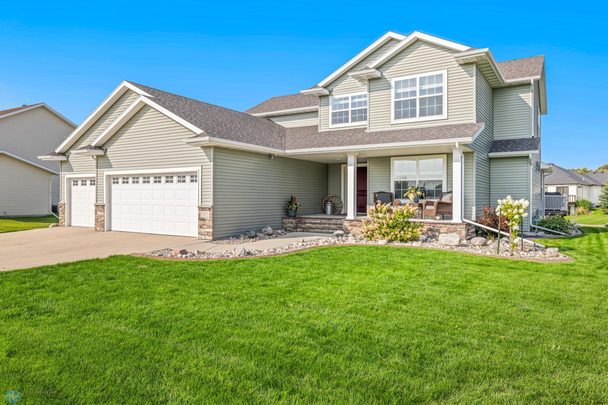 West Fargo, North Dakota 58078, United States, 6 Bedrooms Bedrooms, ,4 BathroomsBathrooms,Residential,Pending,47467