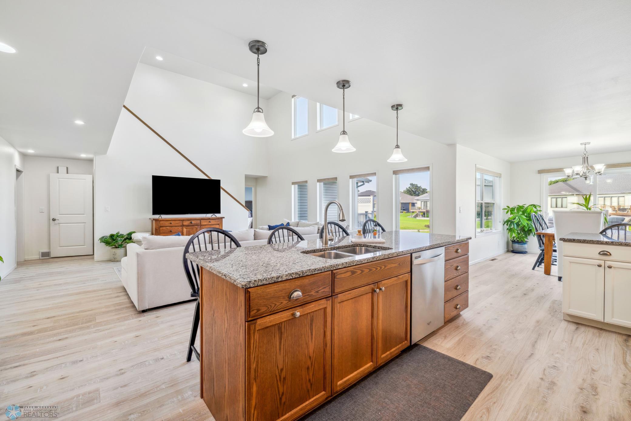 West Fargo, North Dakota 58078, United States, 6 Bedrooms Bedrooms, ,4 BathroomsBathrooms,Residential,Pending,47467