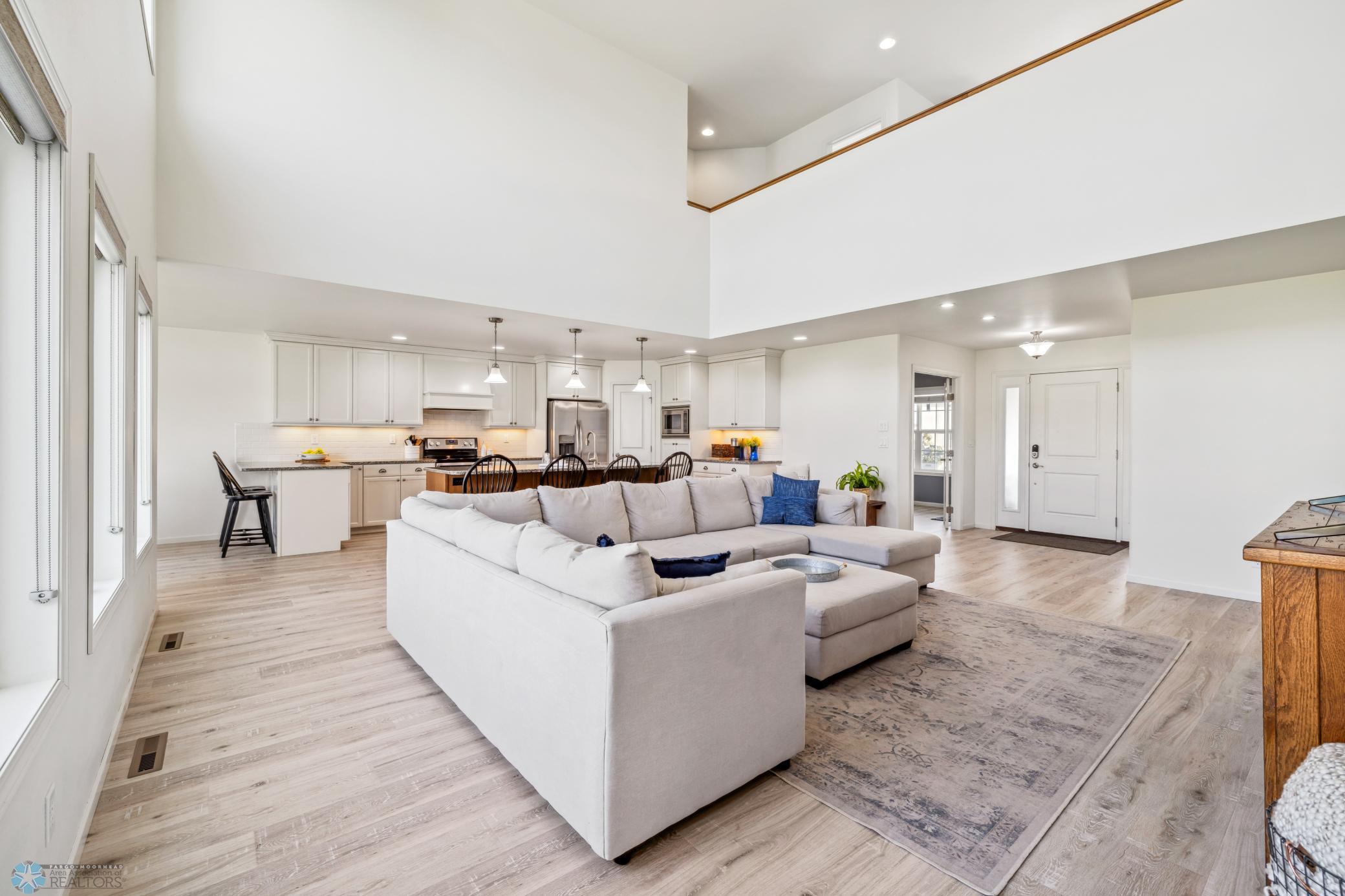 West Fargo, North Dakota 58078, United States, 6 Bedrooms Bedrooms, ,4 BathroomsBathrooms,Residential,Pending,47467