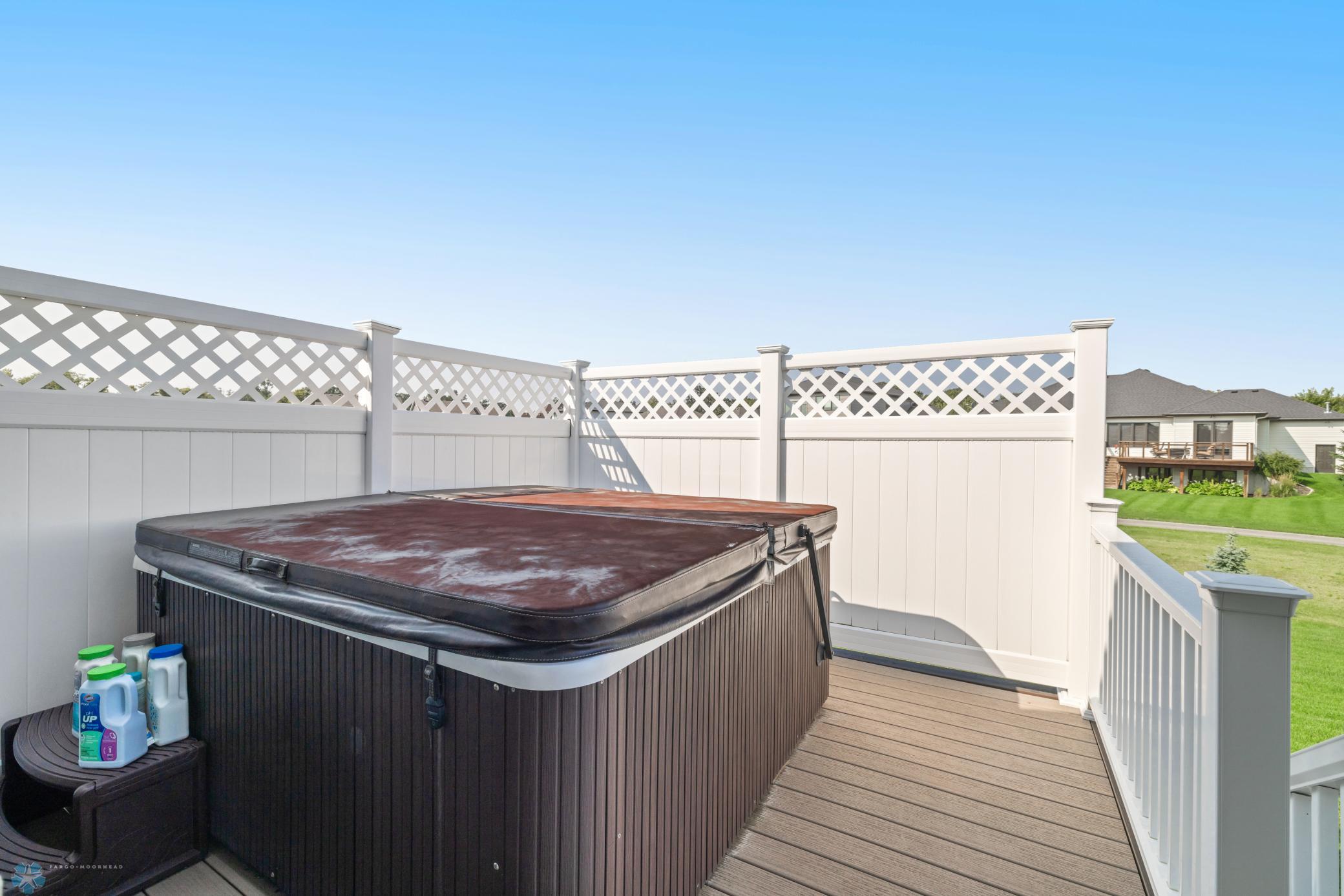 West Fargo, North Dakota 58078, United States, 6 Bedrooms Bedrooms, ,4 BathroomsBathrooms,Residential,Pending,47467