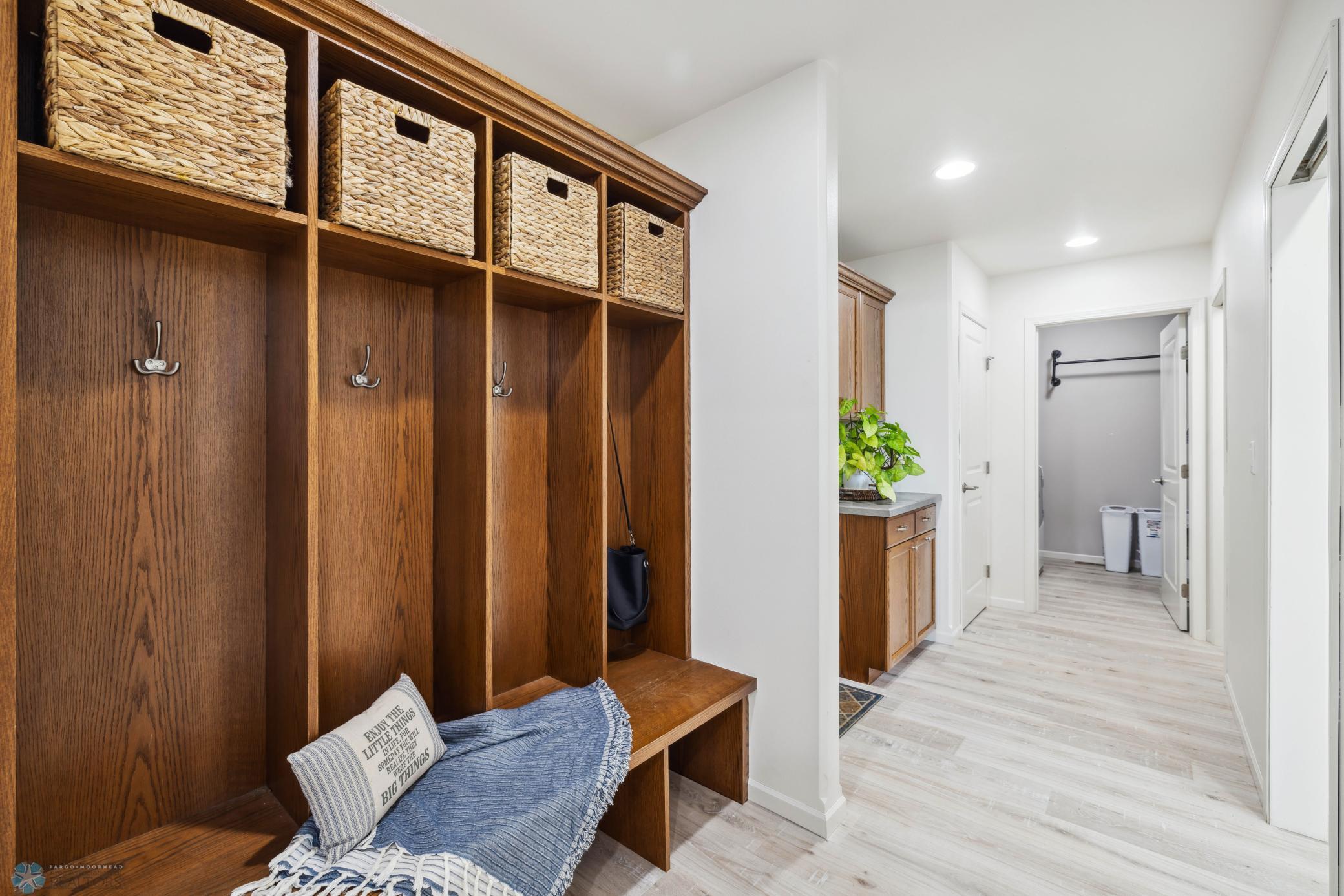 West Fargo, North Dakota 58078, United States, 6 Bedrooms Bedrooms, ,4 BathroomsBathrooms,Residential,Pending,47467