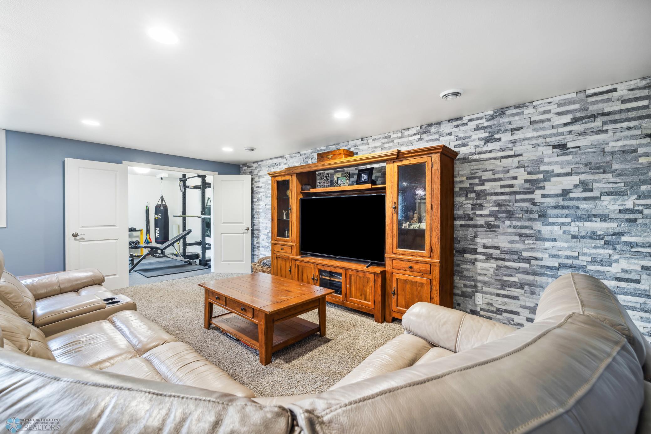 West Fargo, North Dakota 58078, United States, 6 Bedrooms Bedrooms, ,4 BathroomsBathrooms,Residential,Pending,47467