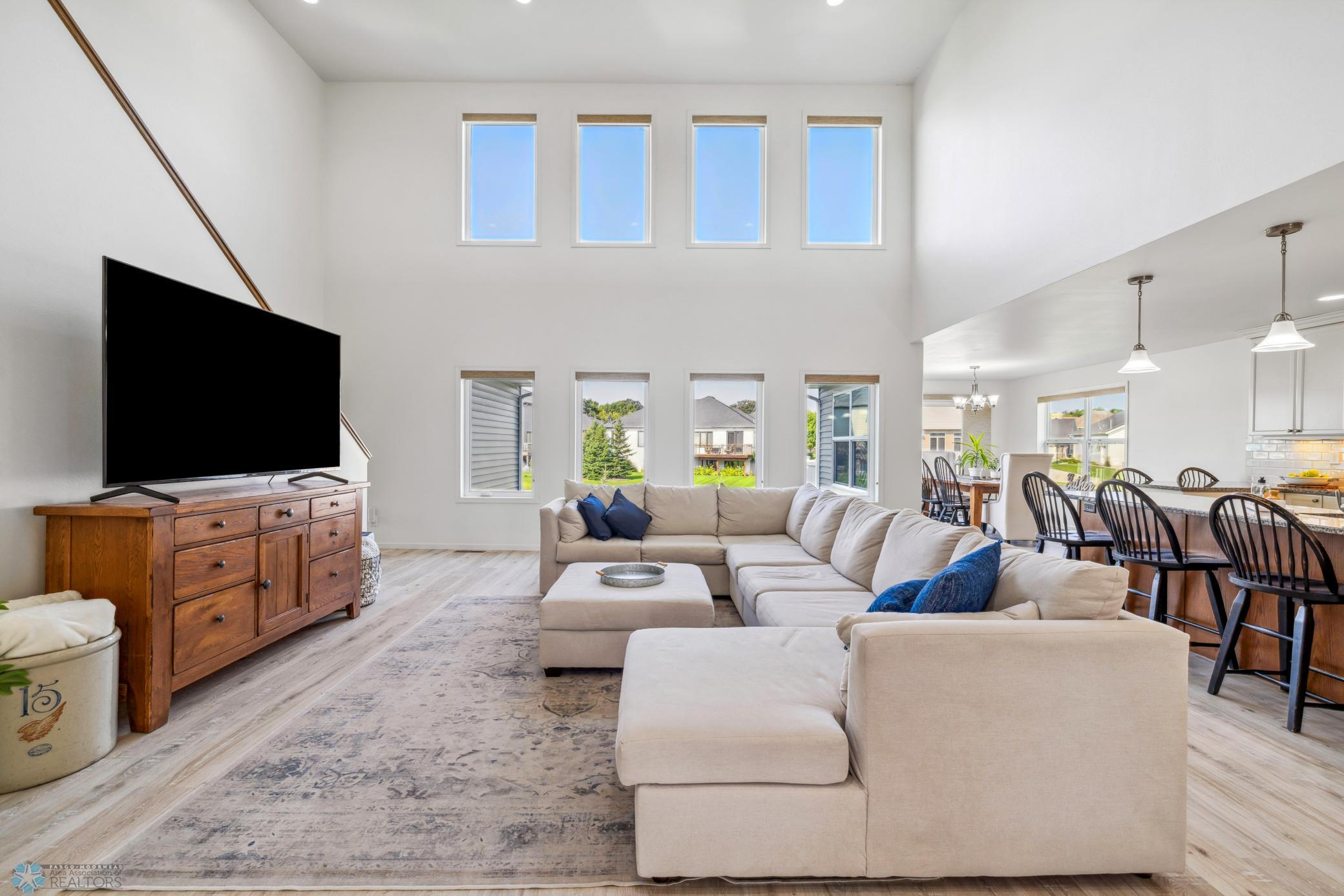 West Fargo, North Dakota 58078, United States, 6 Bedrooms Bedrooms, ,4 BathroomsBathrooms,Residential,Pending,47467