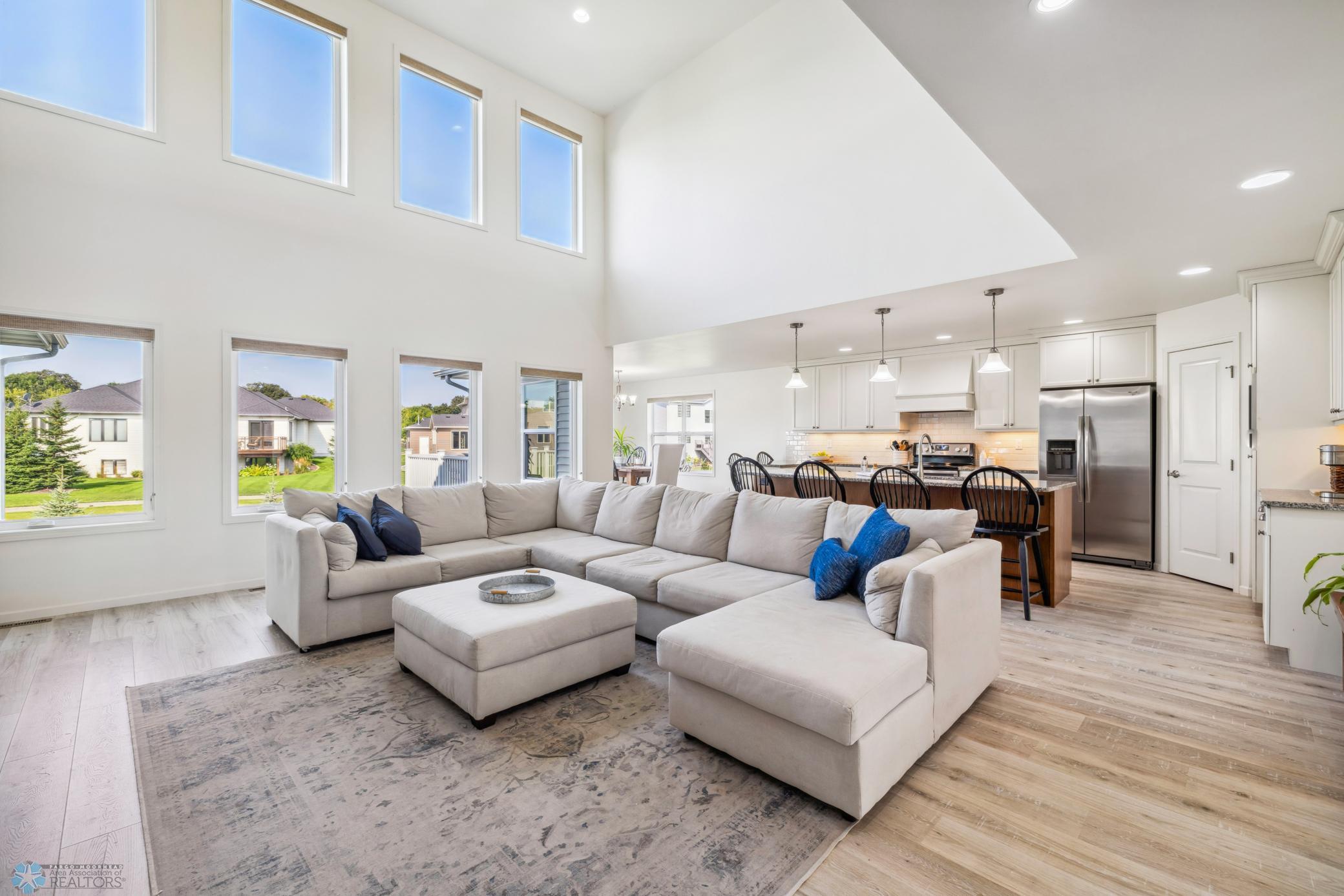 West Fargo, North Dakota 58078, United States, 6 Bedrooms Bedrooms, ,4 BathroomsBathrooms,Residential,Pending,47467