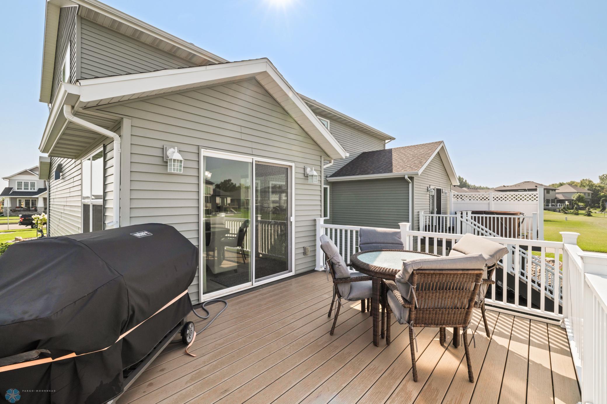 West Fargo, North Dakota 58078, United States, 6 Bedrooms Bedrooms, ,4 BathroomsBathrooms,Residential,Pending,47467