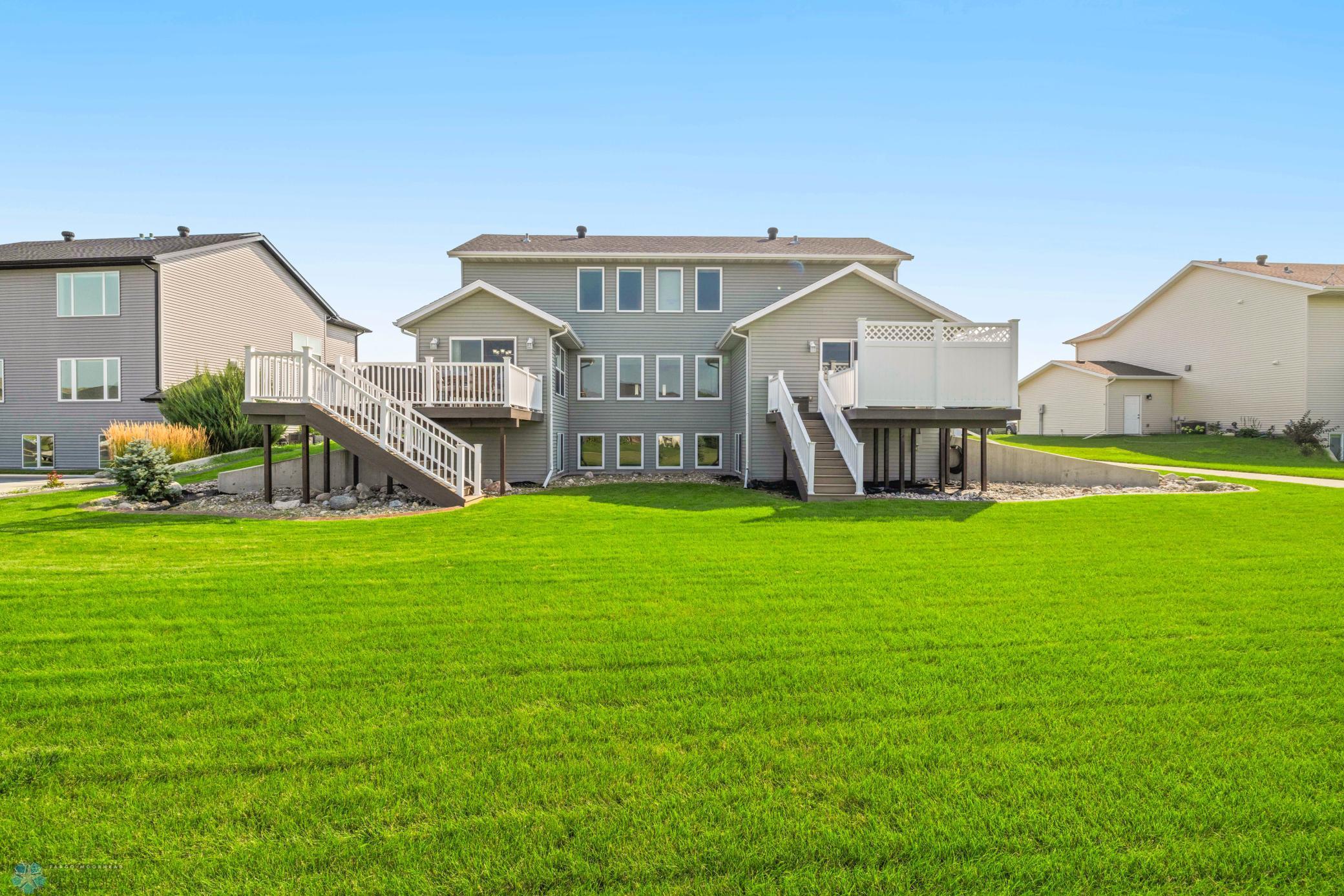 West Fargo, North Dakota 58078, United States, 6 Bedrooms Bedrooms, ,4 BathroomsBathrooms,Residential,Pending,47467