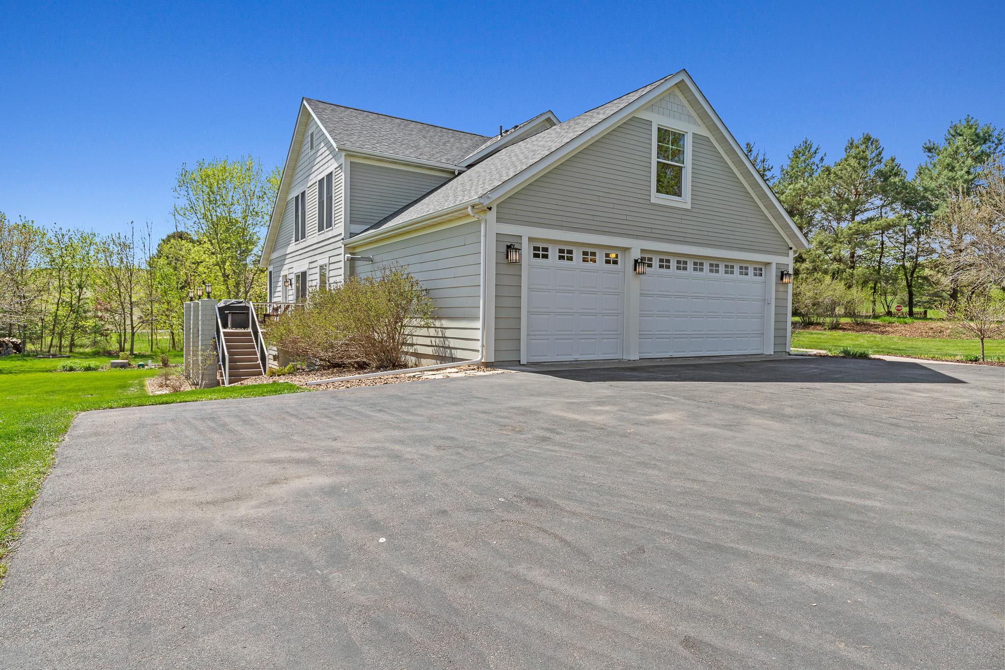 803 Prairie Meadows Drive, Hudson, Wisconsin image 13