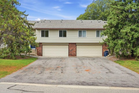 Townhouse For Sale - 13642 Knox Drive<br/> Burnsville, MN 55337