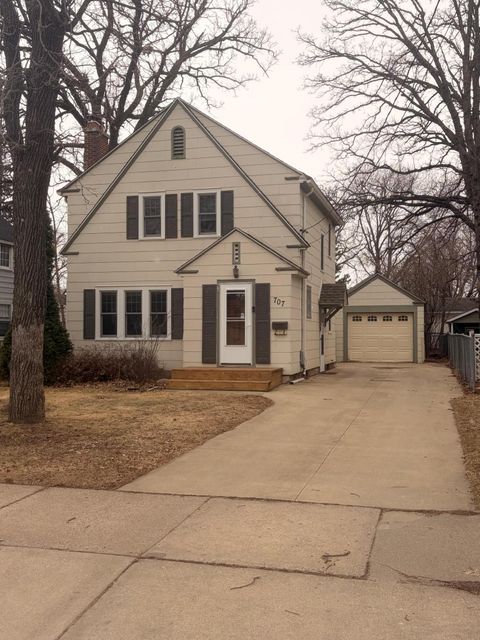 Homes For Sale - 707 11th Street<br/> Mower County, Austin, MN 55912
