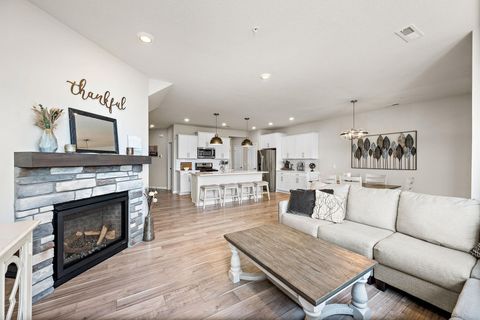 Townhouse For Sale - 5231 94th Lane<br/> Minneapolis, MN 55443