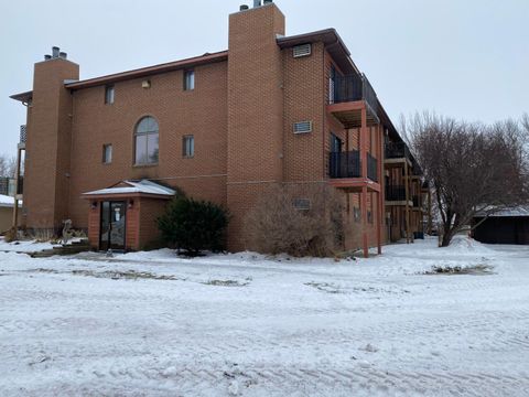 Apartment For Rent - 901 Country Club Drive<br/> Marshall, MN 56258