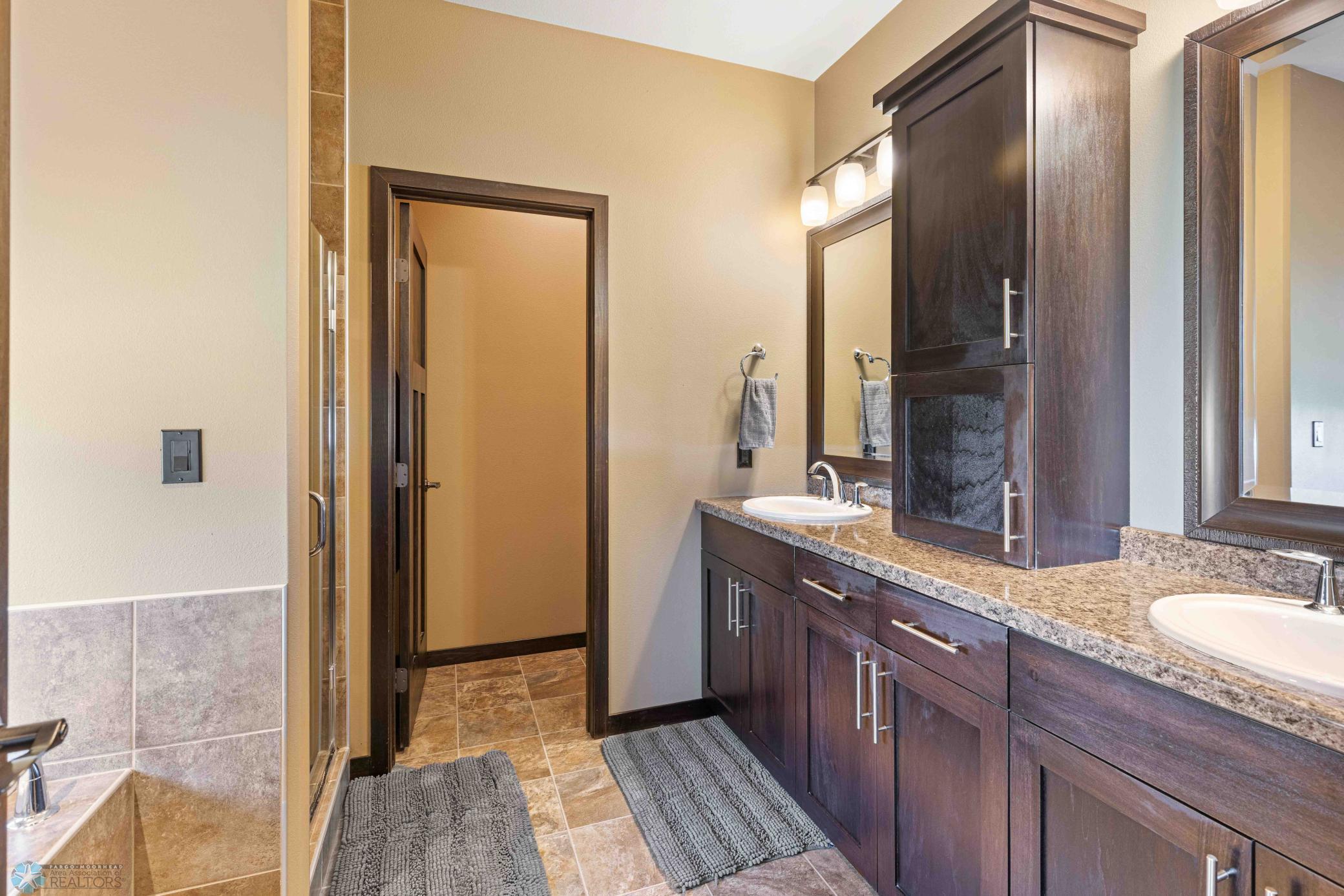 4963 Woodhaven Street, Fargo, North Dakota image 18