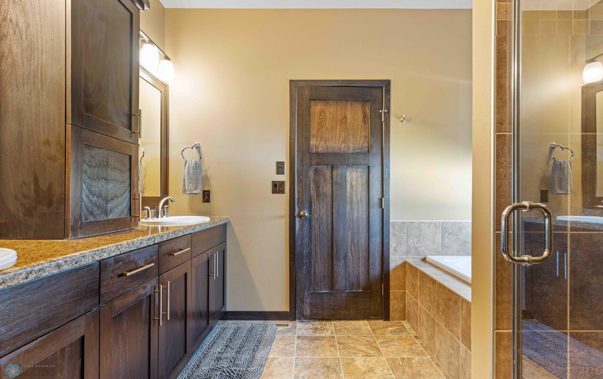 4963 Woodhaven Street, Fargo, North Dakota image 20