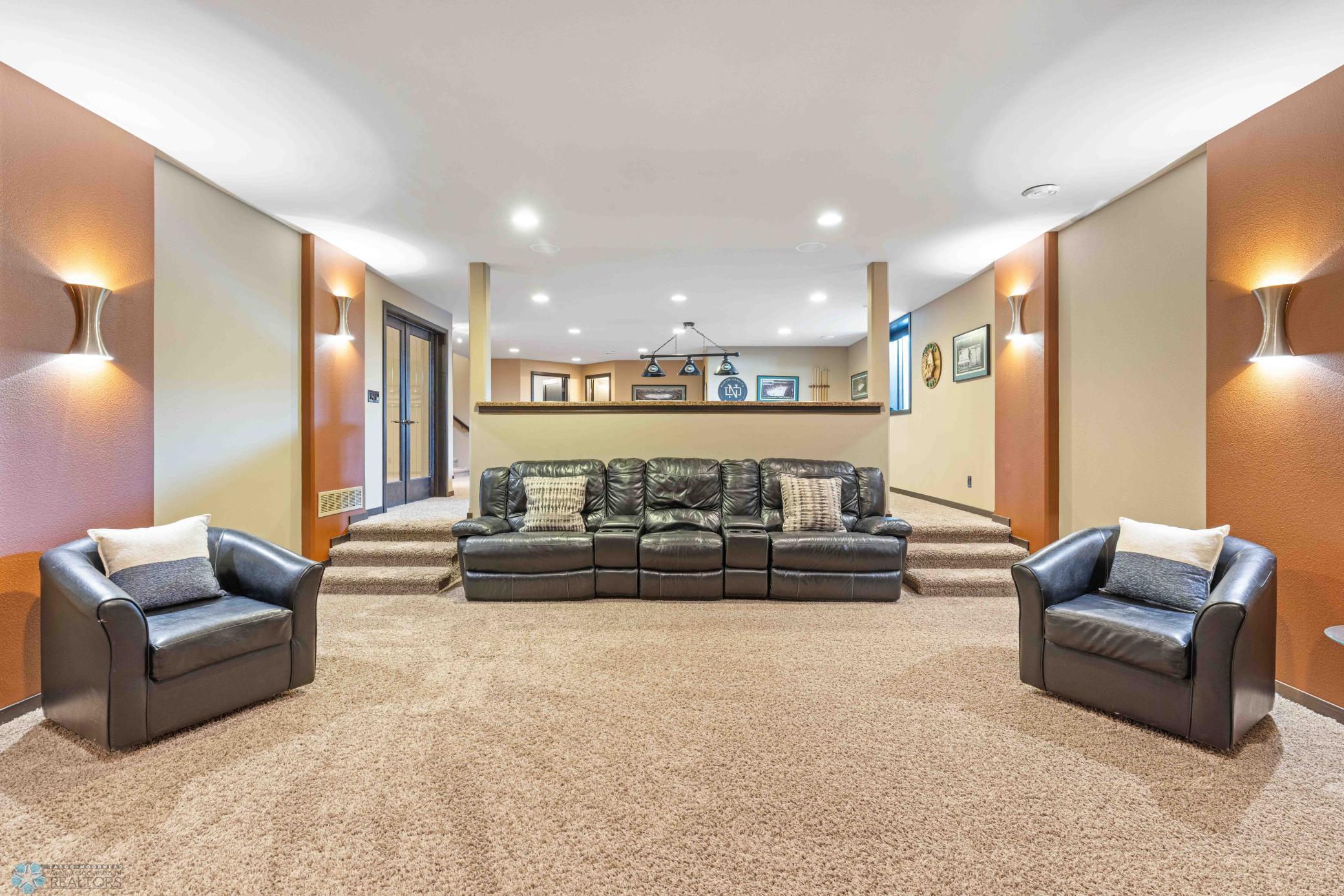 4963 Woodhaven Street, Fargo, North Dakota image 31