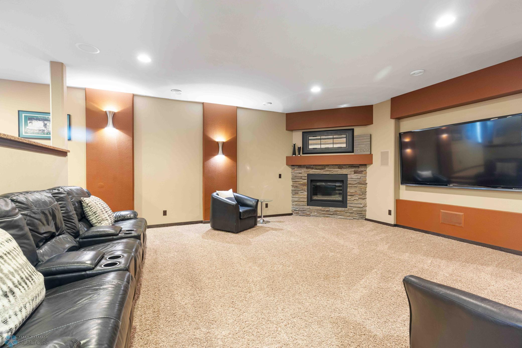 4963 Woodhaven Street, Fargo, North Dakota image 32