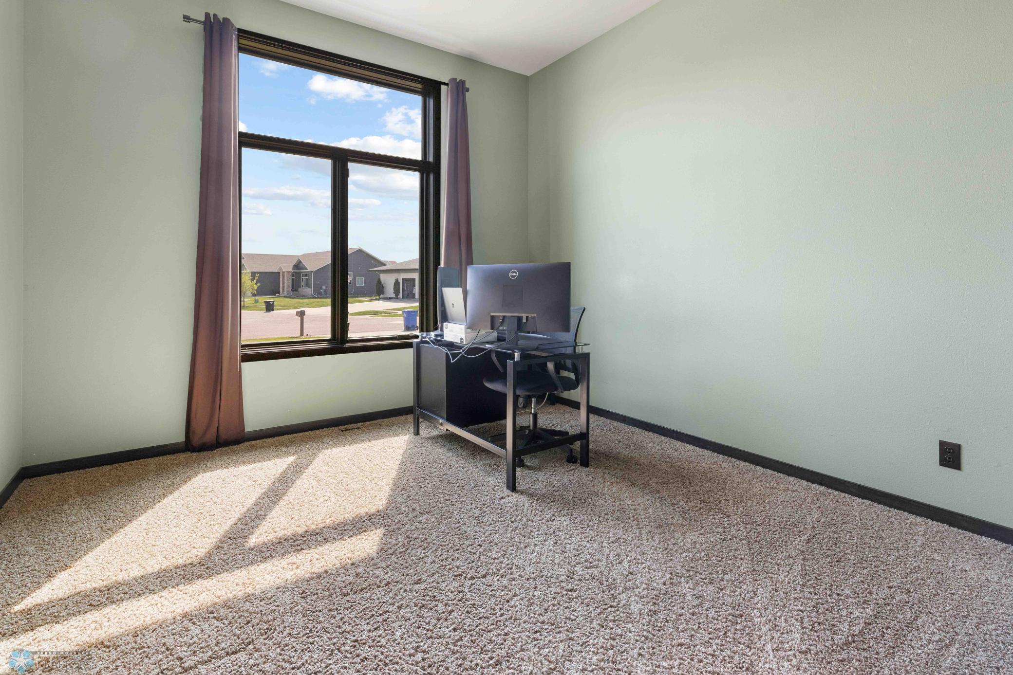 4963 Woodhaven Street, Fargo, North Dakota image 21