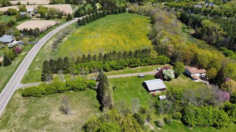 Homes For Sale - 33175 N Lakes Trail<br/> Lindstrom, MN 55045