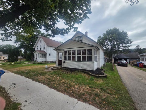 Homes For Sale - 1005 W Broadway Street<br/> Winona County, Winona, MN 55987