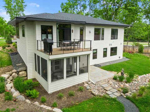 Homes For Sale - 10821 Blossom Road<br/> Hennepin County, Eden Prairie, MN 55347